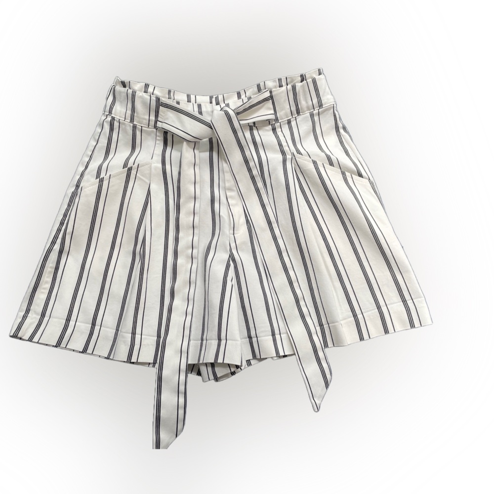 Zara Women’s High-waisted striped shorts Size:S